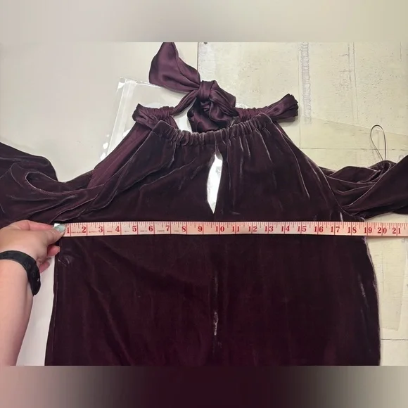 Trina Turk Burgandy Wine Silk Velvet Cold Shoulder Cocktail Shift Dress Size 6 - Picture 4 of 8